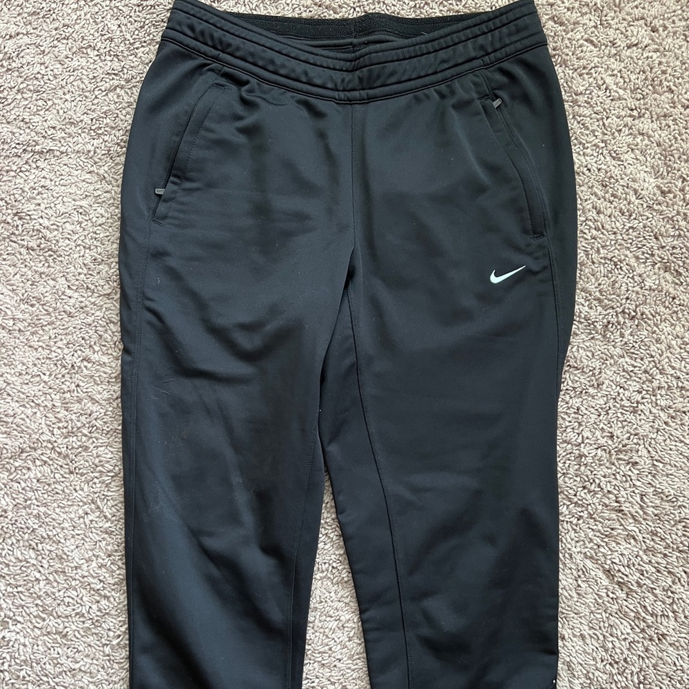 Nike dri fit cropped pants